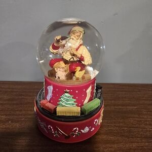 Hallmark Coca-Cola Santa Moving Train Musical Snow Globe Vintage Christmas